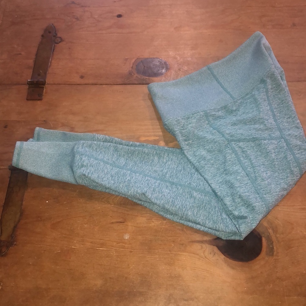 Kirkland Signature Ladies Brushed 7/8 Length Legging Variety - Picture 5 of 8